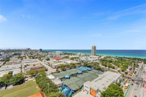 Condominio en venta en Miami Beach, Florida, 1 dormitorio № 1976458 - foto 10