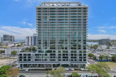 Condominio en venta en Miami Beach, Florida, 1 dormitorio № 1976458 - foto 15