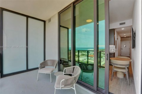 Condominio en venta en Miami Beach, Florida, 1 dormitorio № 1976458 - foto 13