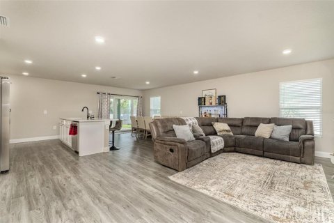 House in Palm Bay, Florida 4 bedrooms, 167.22 sq.m. № 1733899 - photo 9