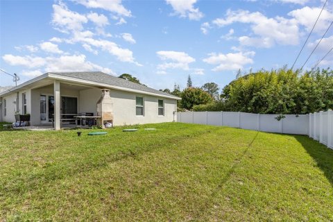 House in Palm Bay, Florida 4 bedrooms, 167.22 sq.m. № 1733899 - photo 27