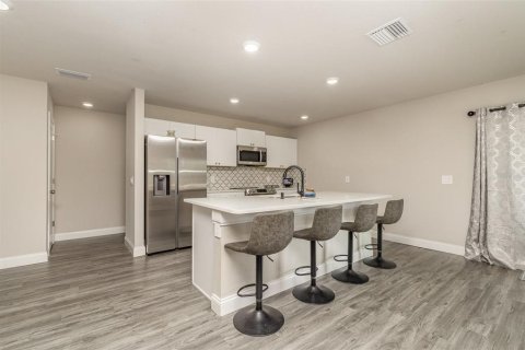 House in Palm Bay, Florida 4 bedrooms, 167.22 sq.m. № 1733899 - photo 15