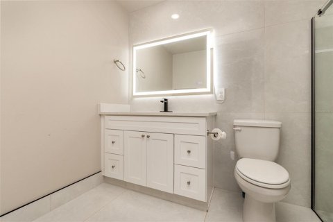 House in Palm Bay, Florida 4 bedrooms, 167.22 sq.m. № 1733899 - photo 20