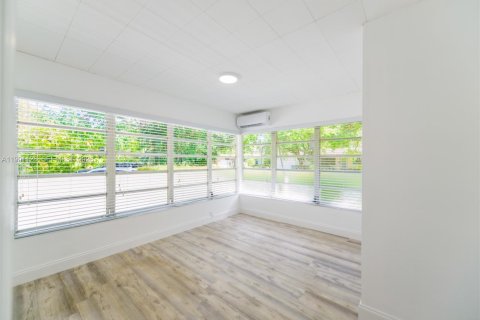 Villa ou maison à vendre à Coral Gables, Floride: 3 chambres, 146.32 m2 № 2064609 - photo 19