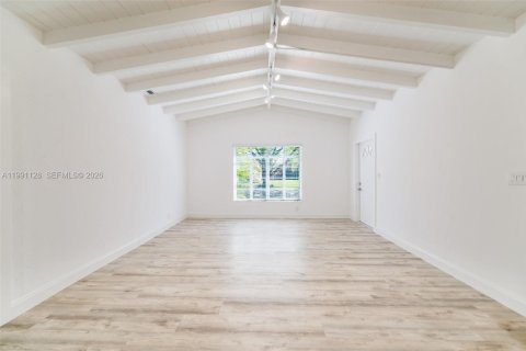 Villa ou maison à vendre à Coral Gables, Floride: 3 chambres, 146.32 m2 № 2064609 - photo 9