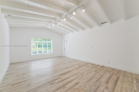 Villa ou maison à vendre à Coral Gables, Floride: 3 chambres, 146.32 m2 № 2064609 - photo 8