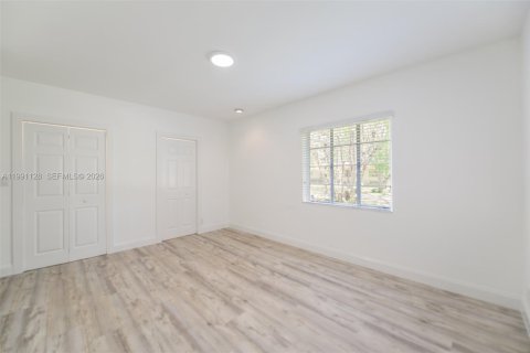 Villa ou maison à vendre à Coral Gables, Floride: 3 chambres, 146.32 m2 № 2064609 - photo 27