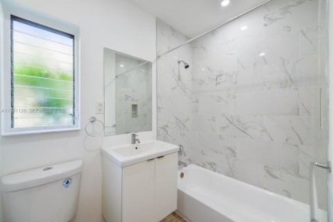 Villa ou maison à vendre à Coral Gables, Floride: 3 chambres, 146.32 m2 № 2064609 - photo 29