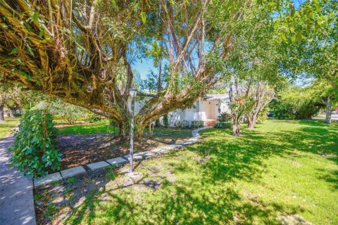 Villa ou maison à vendre à Coral Gables, Floride: 3 chambres, 146.32 m2 № 2064609 - photo 2