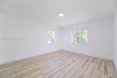 Villa ou maison à vendre à Coral Gables, Floride: 3 chambres, 146.32 m2 № 2064609 - photo 21