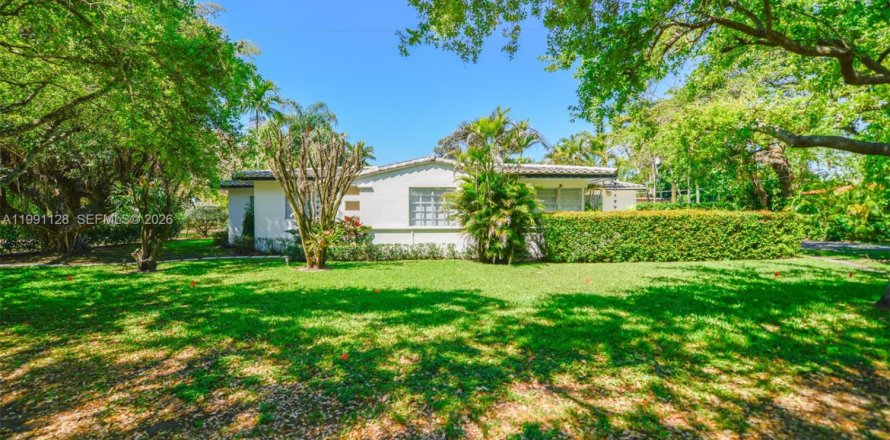 Villa ou maison à Coral Gables, Floride 3 chambres, 146.32 m2 № 2064609