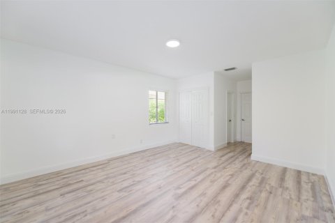 Villa ou maison à vendre à Coral Gables, Floride: 3 chambres, 146.32 m2 № 2064609 - photo 22