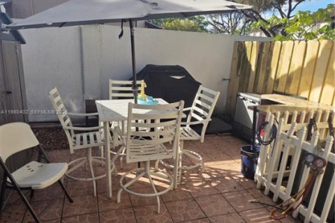 Купить таунхаус в Майами, Флорида 2 спальни, 104.05м2, № 2044143 - фото 7