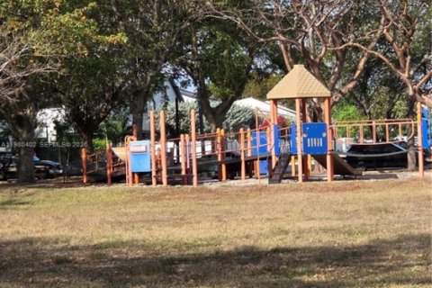 Купить таунхаус в Майами, Флорида 2 спальни, 104.05м2, № 2044143 - фото 10