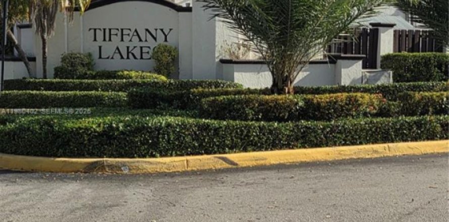 Таунхаус в Майами, Флорида 2 спальни, 104.05м2 № 2044143