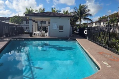 Купить таунхаус в Майами, Флорида 2 спальни, 104.05м2, № 2044143 - фото 8