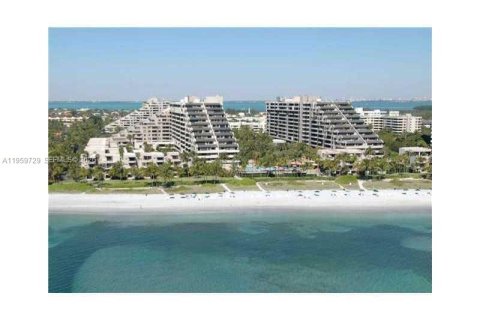 Condominio en venta en Key Biscayne, Florida, 2 dormitorios, 159.79 m2 № 2019967 - foto 4