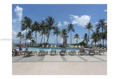 Condominio en Key Biscayne, Florida, 2 dormitorios  № 2019967