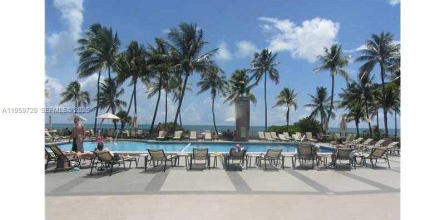 Condominio en Key Biscayne, Florida, 2 dormitorios  № 2019967