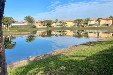 Снять в аренду виллу или дом в Дорал, Флорида 4 спальни, 205.96м2, № 2050977 - фото 22