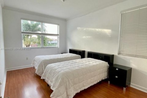 Снять в аренду виллу или дом в Дорал, Флорида 4 спальни, 205.96м2, № 2050977 - фото 10