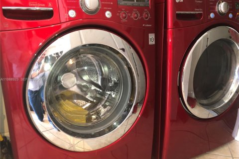 Снять в аренду виллу или дом в Дорал, Флорида 4 спальни, 205.96м2, № 2050977 - фото 16