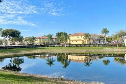 Снять в аренду виллу или дом в Дорал, Флорида 4 спальни, 205.96м2, № 2050977 - фото 21