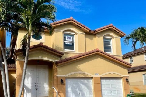 Снять в аренду виллу или дом в Дорал, Флорида 4 спальни, 205.96м2, № 2050977 - фото 3