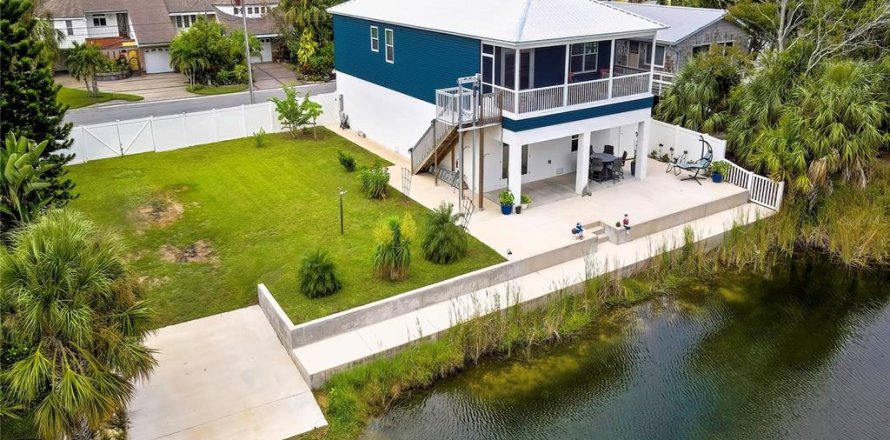 Casa en Hernando Beach, Florida 3 dormitorios, 150.87 m2 № 1914423