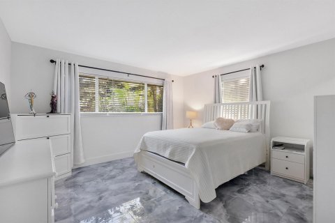 Villa ou maison à louer à Lantana, Floride: 3 chambres, 119.75 m2 № 2439259 - photo 5