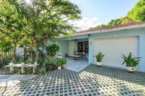 Villa ou maison à louer à Lantana, Floride: 3 chambres, 119.75 m2 № 2439259 - photo 23
