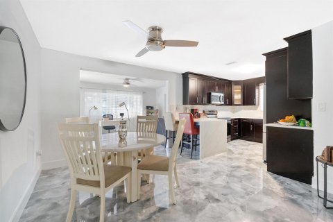 Villa ou maison à louer à Lantana, Floride: 3 chambres, 119.75 m2 № 2439259 - photo 12