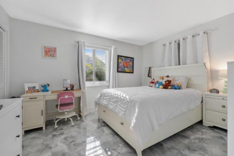Villa ou maison à louer à Lantana, Floride: 3 chambres, 119.75 m2 № 2439259 - photo 6