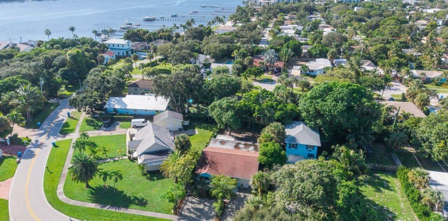 Villa ou maison à Lantana, Floride 3 chambres, 119.75 m2 № 2439259