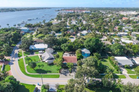 Villa ou maison à louer à Lantana, Floride: 3 chambres, 119.75 m2 № 2439259 - photo 4