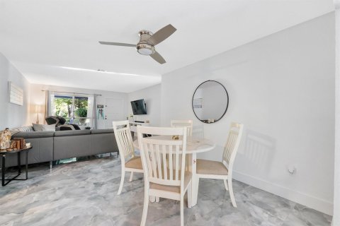 Villa ou maison à louer à Lantana, Floride: 3 chambres, 119.75 m2 № 2439259 - photo 13