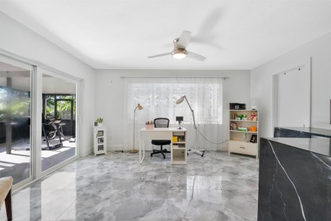 Villa ou maison à louer à Lantana, Floride: 3 chambres, 119.75 m2 № 2439259 - photo 18