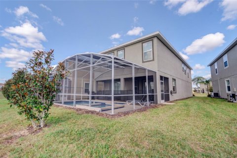 House in Davenport, Florida 6 bedrooms, 305.74 sq.m. № 1447406 - photo 3