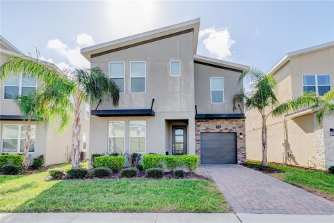 House in Davenport, Florida 6 bedrooms, 305.74 sq.m. № 1447406 - photo 1