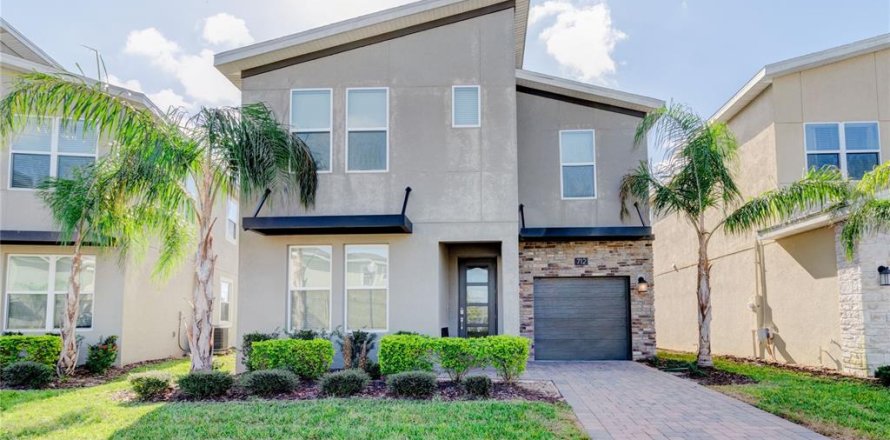 House in Davenport, Florida 6 bedrooms, 305.74 sq.m. № 1447406