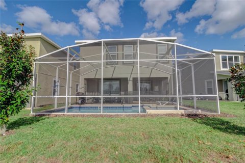 House in Davenport, Florida 6 bedrooms, 305.74 sq.m. № 1447406 - photo 2