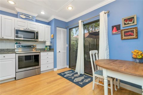 House in Sarasota, Florida 2 bedrooms, 127.09 sq.m. № 2152145 - photo 27
