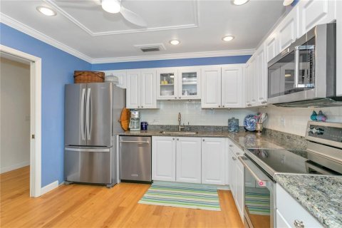 House in Sarasota, Florida 2 bedrooms, 127.09 sq.m. № 2152145 - photo 25