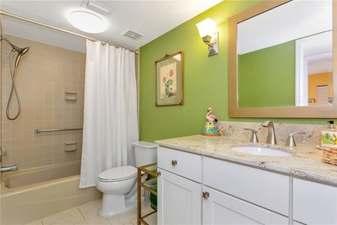 House in Sarasota, Florida 2 bedrooms, 127.09 sq.m. № 2152145 - photo 22