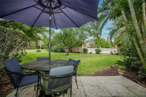 House in Sarasota, Florida 2 bedrooms, 127.09 sq.m. № 2152145 - photo 8