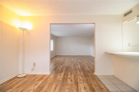 Condo in Lakeland, Florida, 2 bedrooms  № 1554678 - photo 14