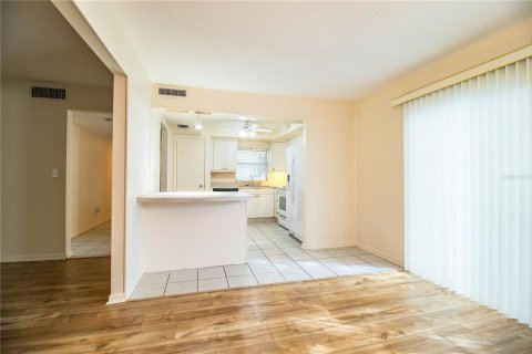 Condo in Lakeland, Florida, 2 bedrooms  № 1554678 - photo 13