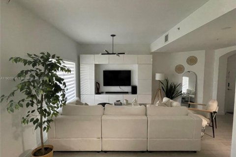 Apartamento en alquiler en Doral, Florida, 3 dormitorios, 112.13 m2 № 1953429 - foto 2