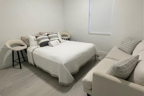 Apartamento en alquiler en Doral, Florida, 3 dormitorios, 112.13 m2 № 1953429 - foto 9