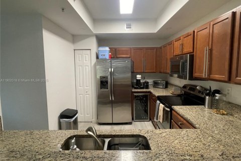 Apartamento en alquiler en Doral, Florida, 3 dormitorios, 112.13 m2 № 1953429 - foto 5
